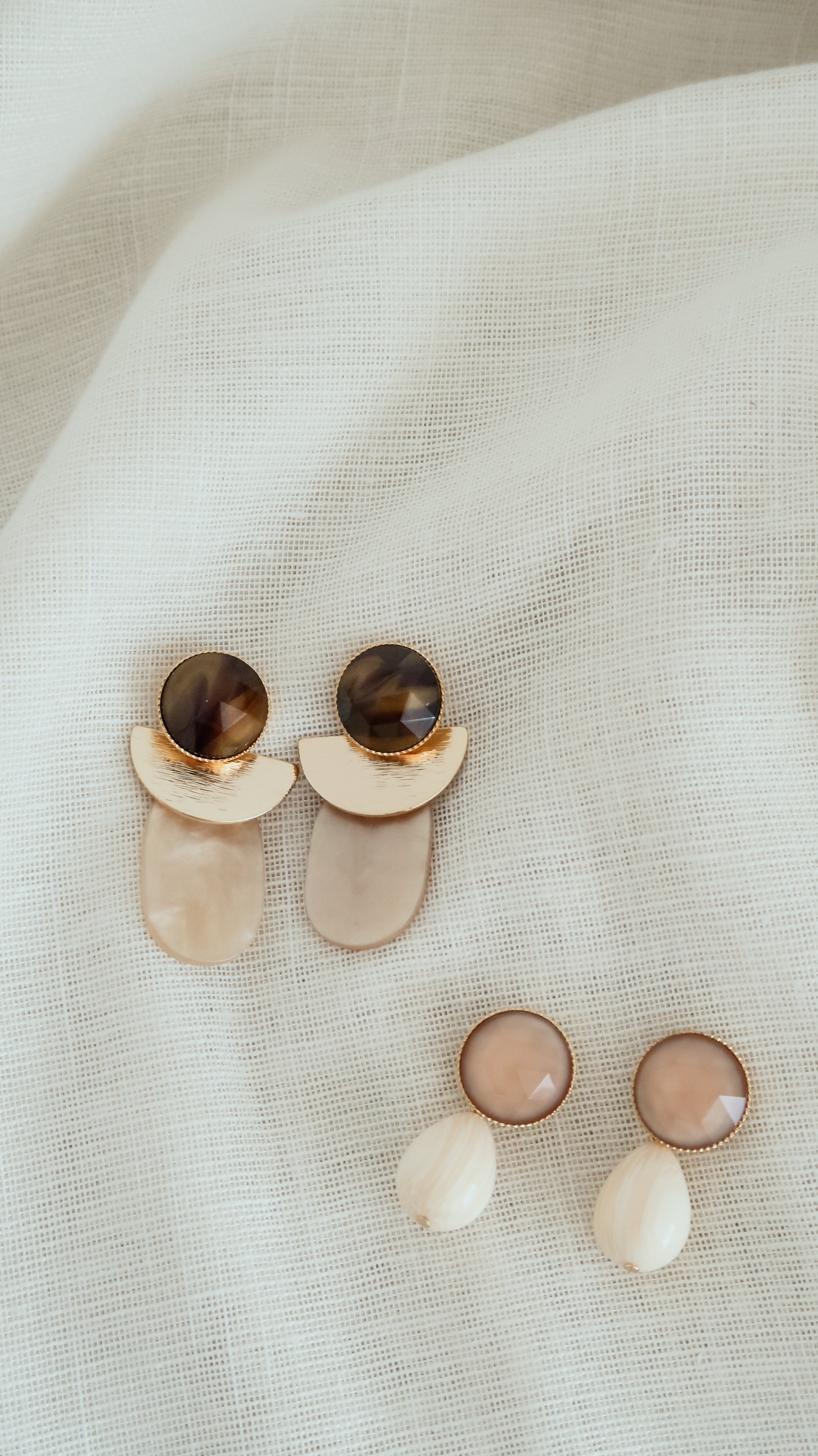 Moony almond (pre-order)