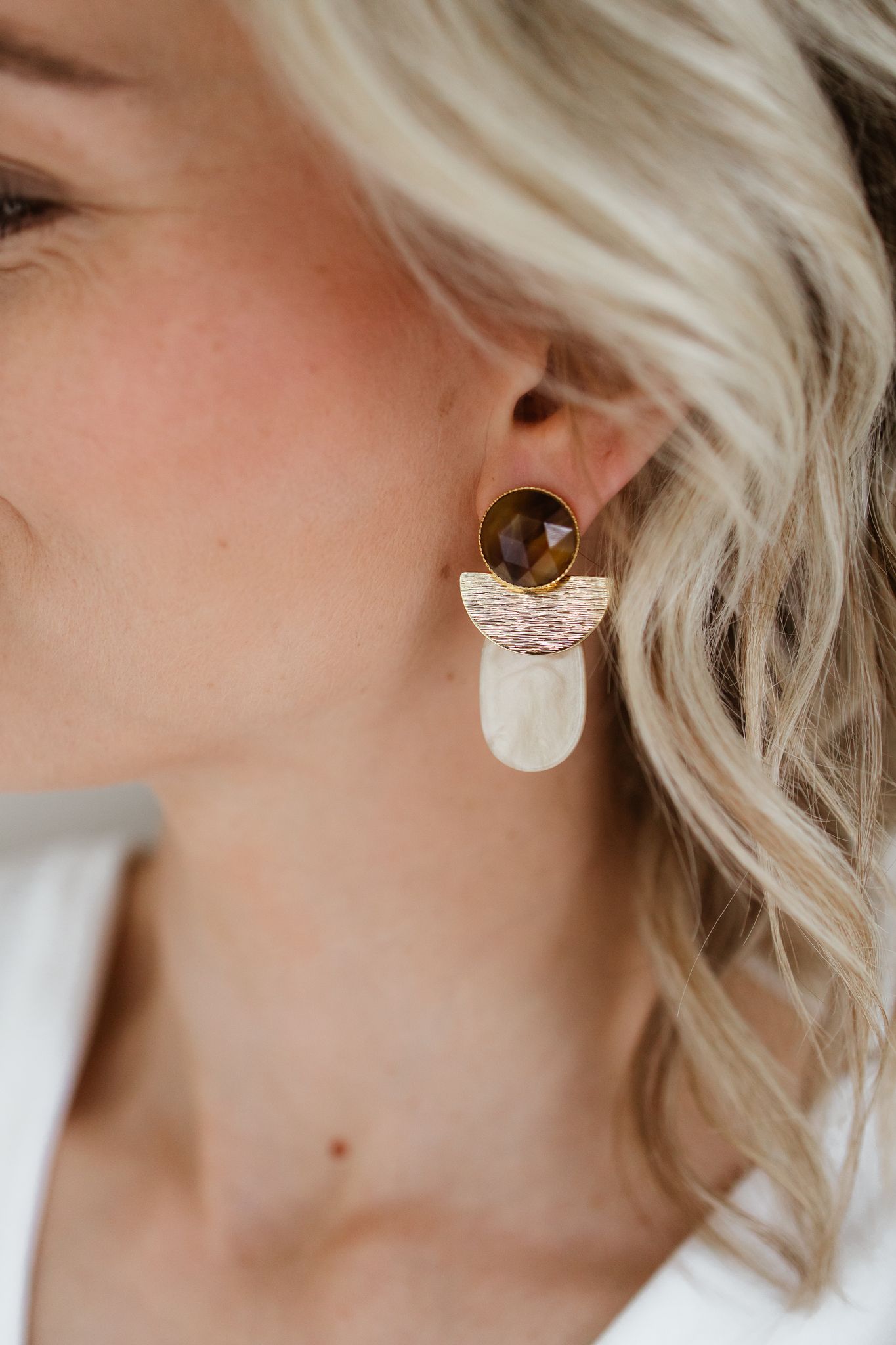 Moony almond (pre-order)