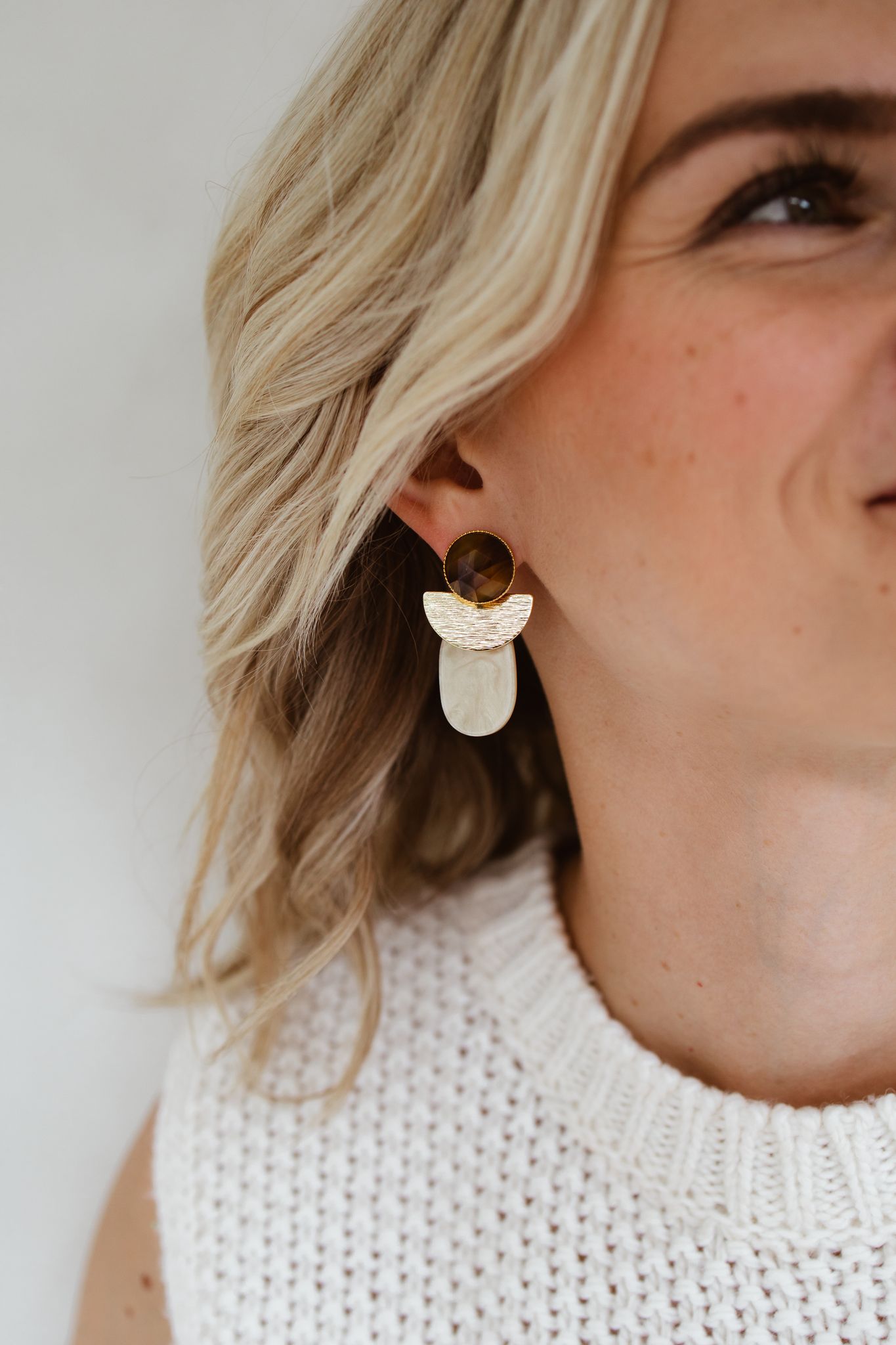 Moony almond (pre-order)