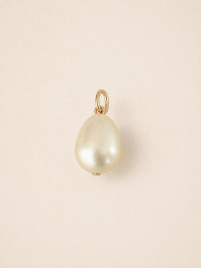 Manon pearl charm